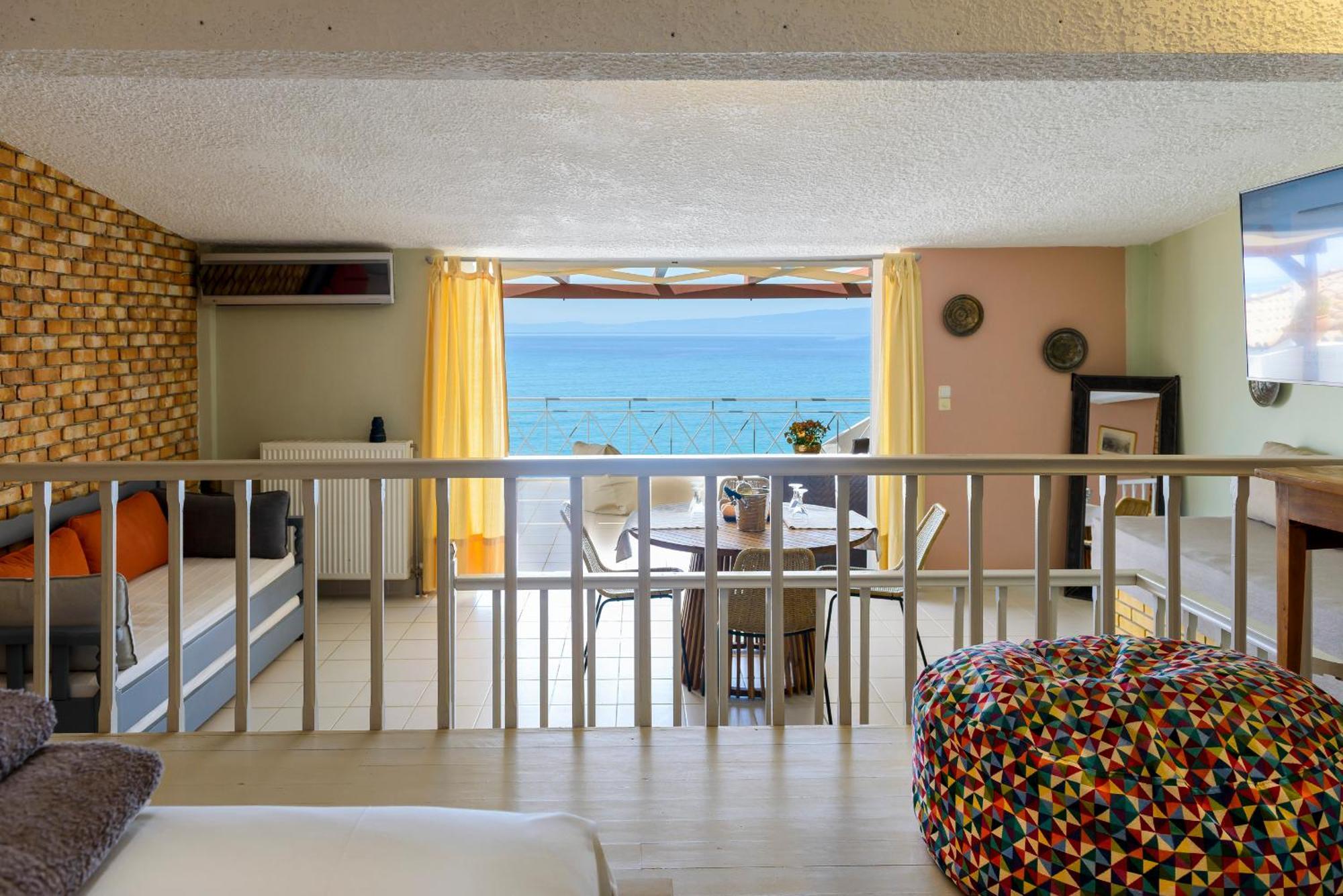 Apartmán Agali 2 Superior Mezonet Front Of The Sea Akrogiali Exteriér fotografie